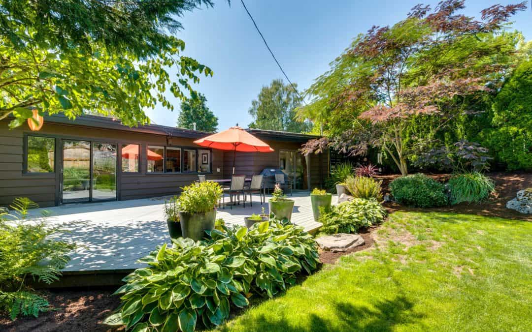 JUST LISTED – Mid Century Modern Oasis