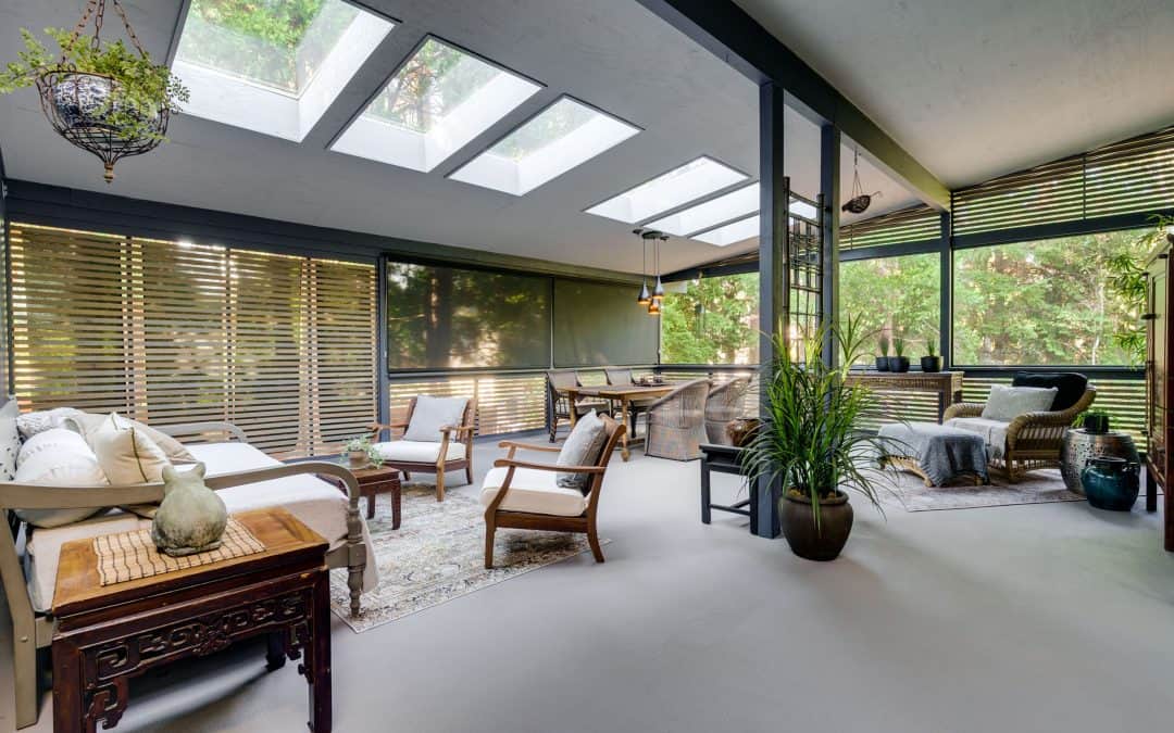 Just Listed – Gorgeous Mid Century with Modern Updates in the Desirable Oak Hills Neighborhood